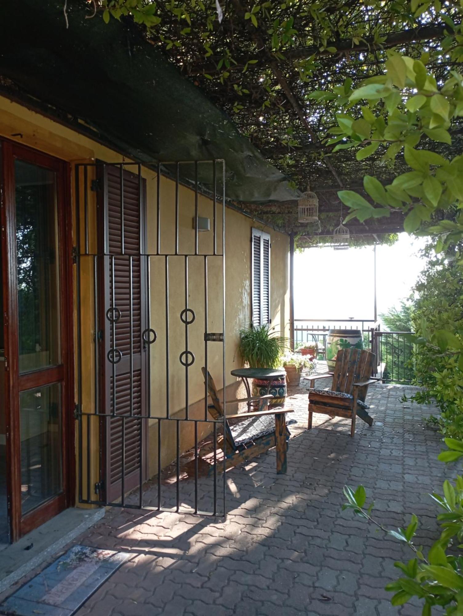 Casa Vacanza Il Colle Del Vento Calosso Zewnętrze zdjęcie