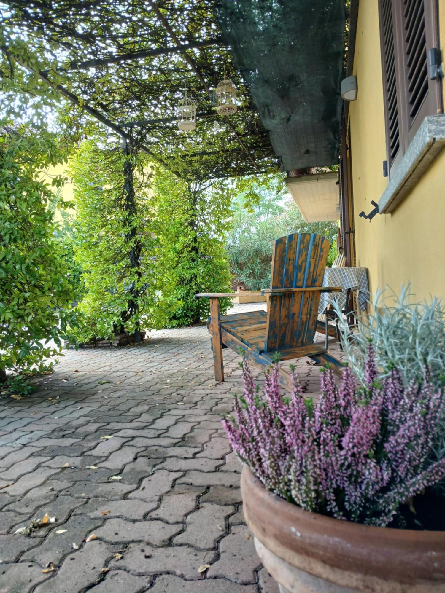 Casa Vacanza Il Colle Del Vento Calosso Zewnętrze zdjęcie
