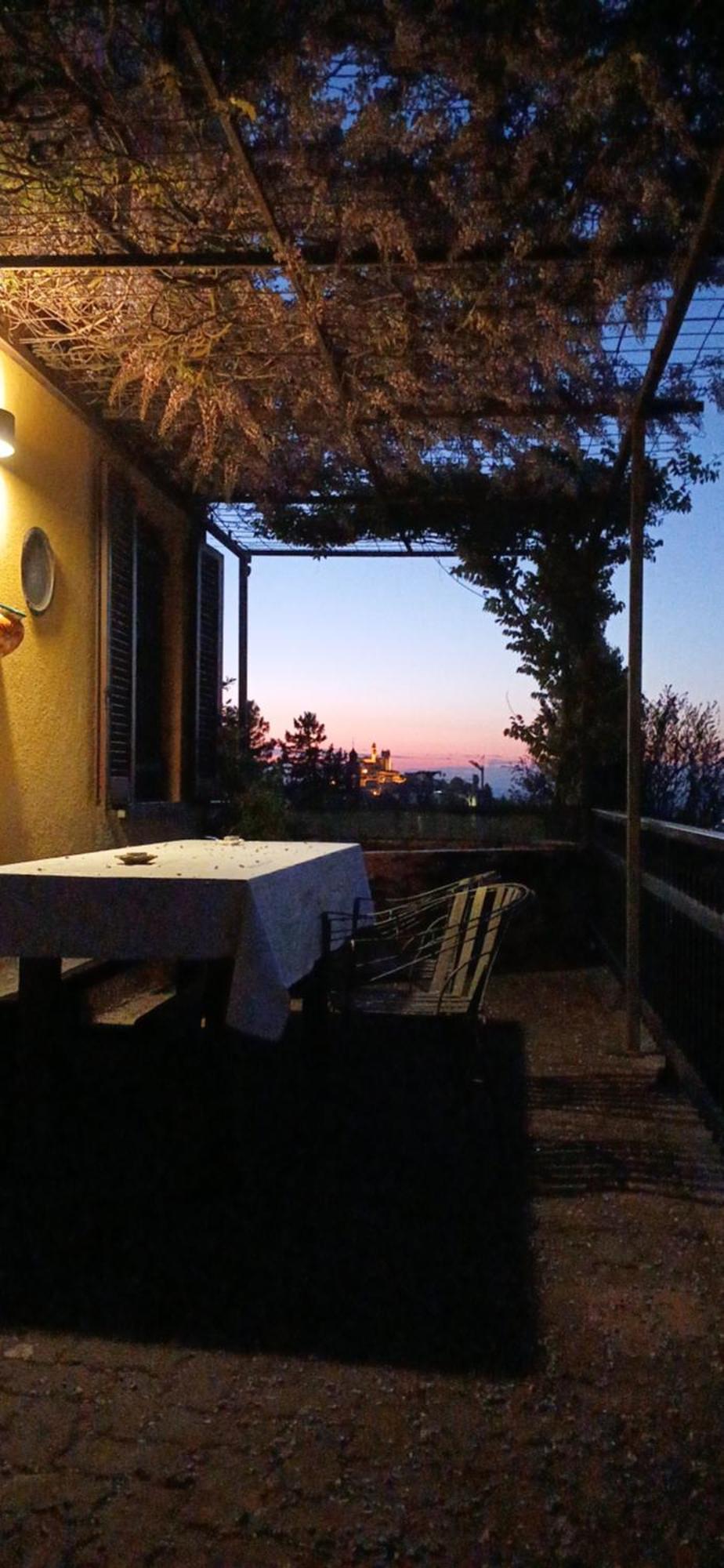 Casa Vacanza Il Colle Del Vento Calosso Zewnętrze zdjęcie